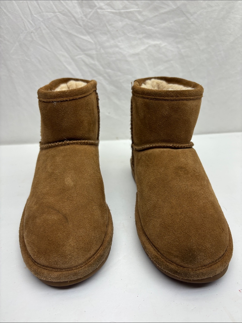 BearPaw Short Suede Shearling Boots - Chestnut Tan, SZ 3 little girl, box 50